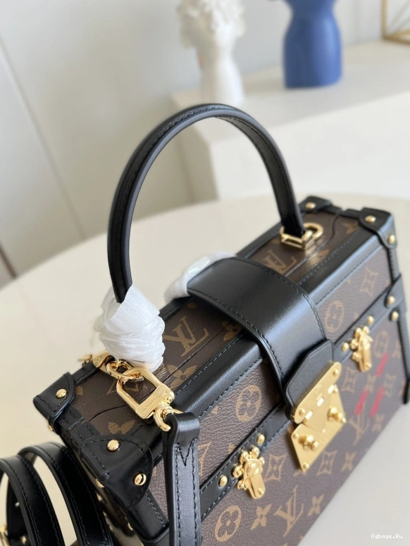 LOUIS PETITE V MALLE VUITTON 0601